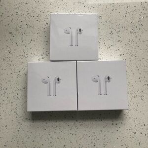 Apple AirPods 2nd Generation with Wireless Charging Case